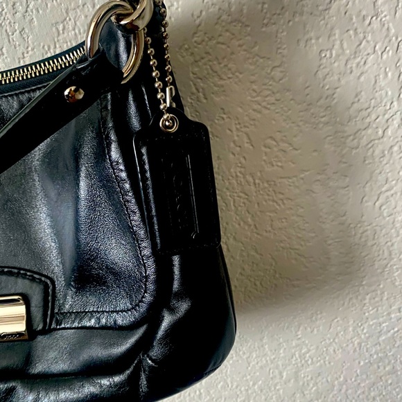 Coach Crossbody Bag Black with Pink lining - Picture 2 of 7